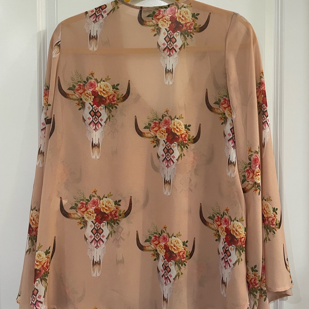 Show me your MuMu ladies, sheer blouse bowl, skull with floral design size small - Picture 4 of 6